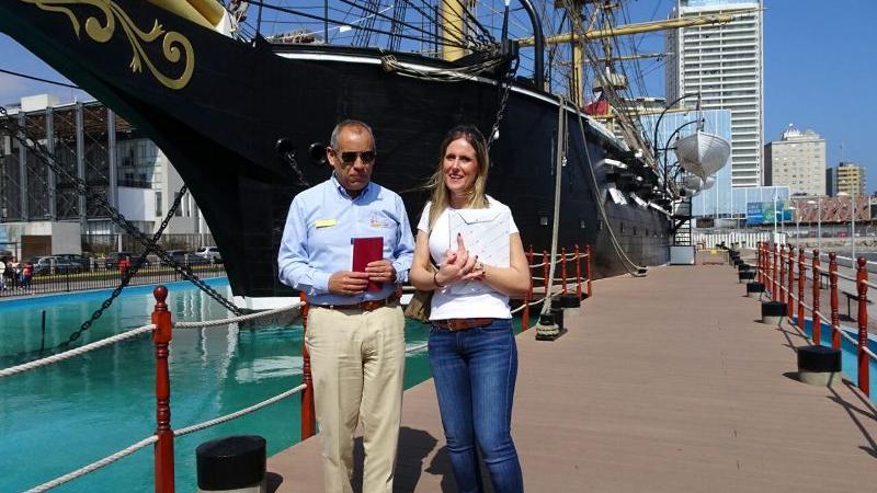 Director (s) del Museo Corbeta Esmeralda, Abdia Muñoz junto a la directora del MHNV, Loredana Rosso