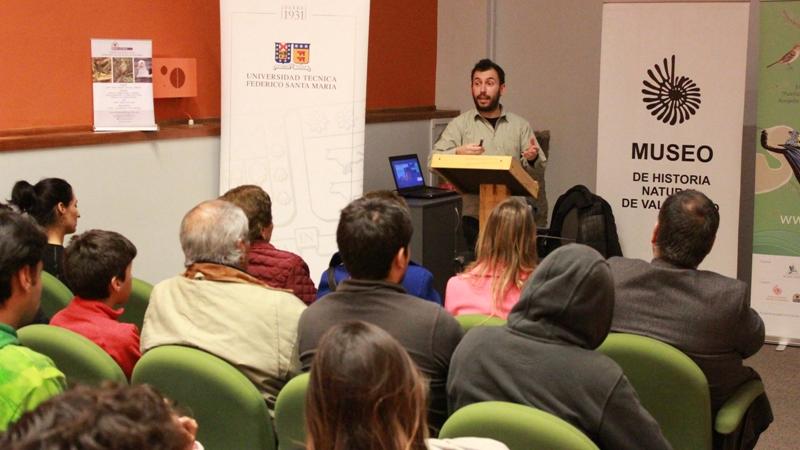 Charla especializada en avifauna “Aves de Valparaíso: Diversidad, Conservación y Potencial en el Turismo Especializado”, a cargo del Ornitólogo, Rodrigo Reyes