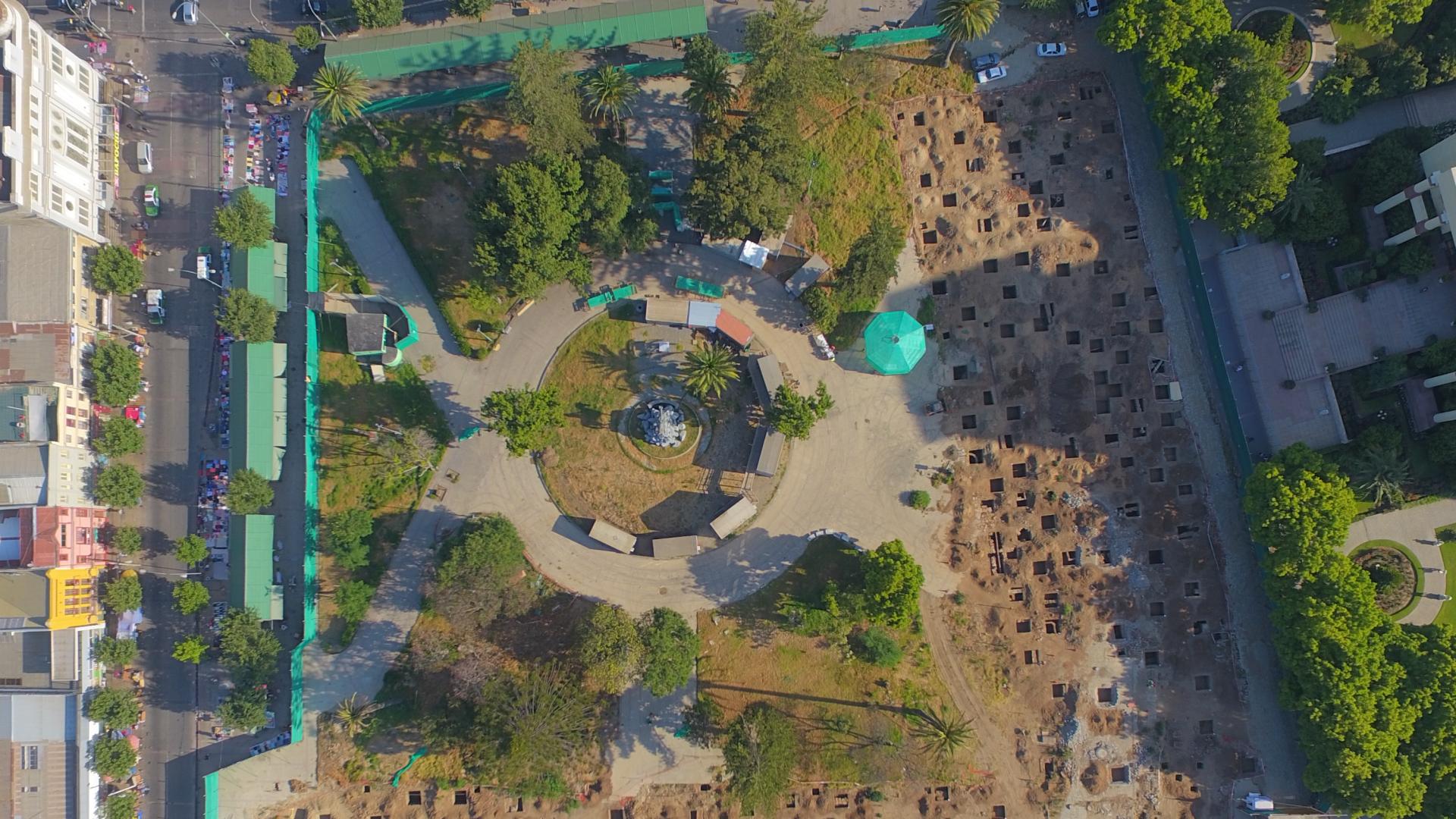 Vista de detalle de los trabajos arqueológicos en Plaza O'Higgins realizados en 2017.