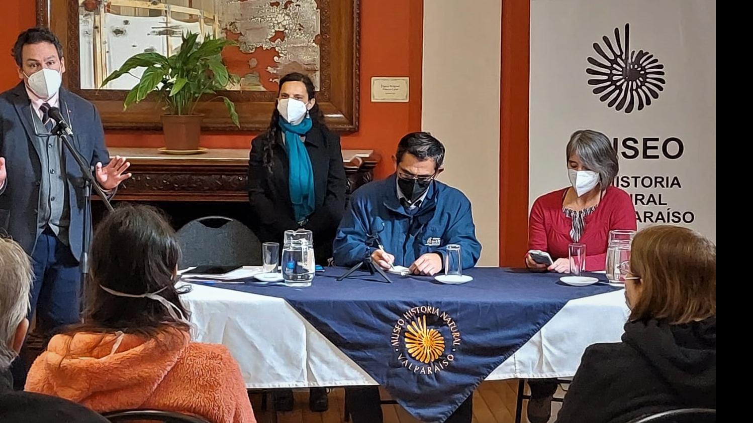 Conversatorio arqueología en el archipielago de Juan Fernández, Salon patrimonial del Museo de Historia Natural de Valparaíso