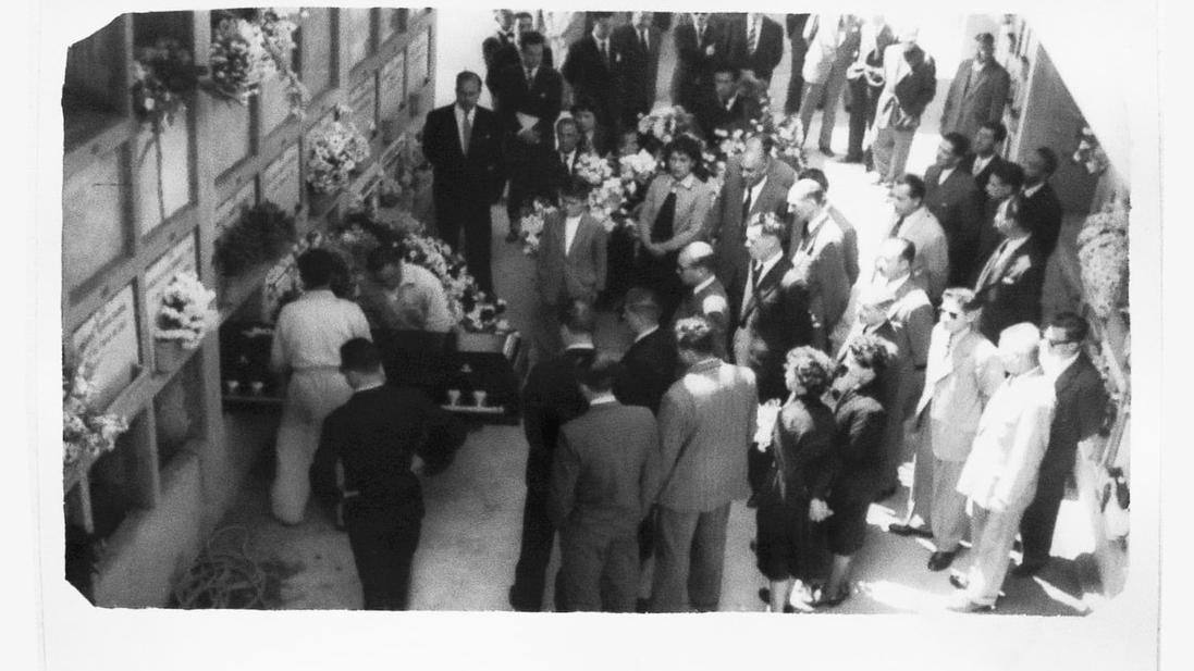 Álbumes de Funeral, investigación fotográfica