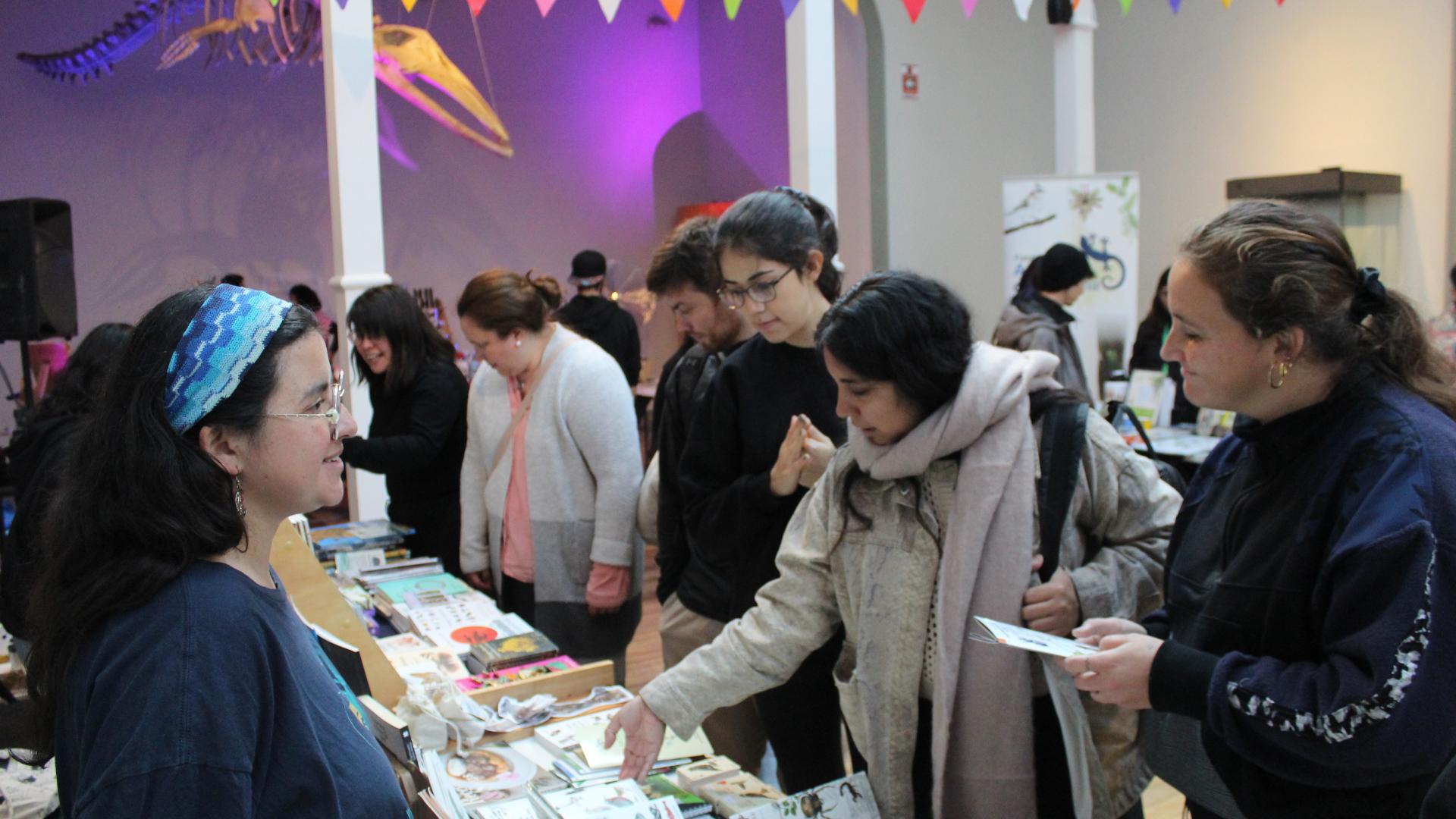 feria del libro científico en el día de los patrimonios