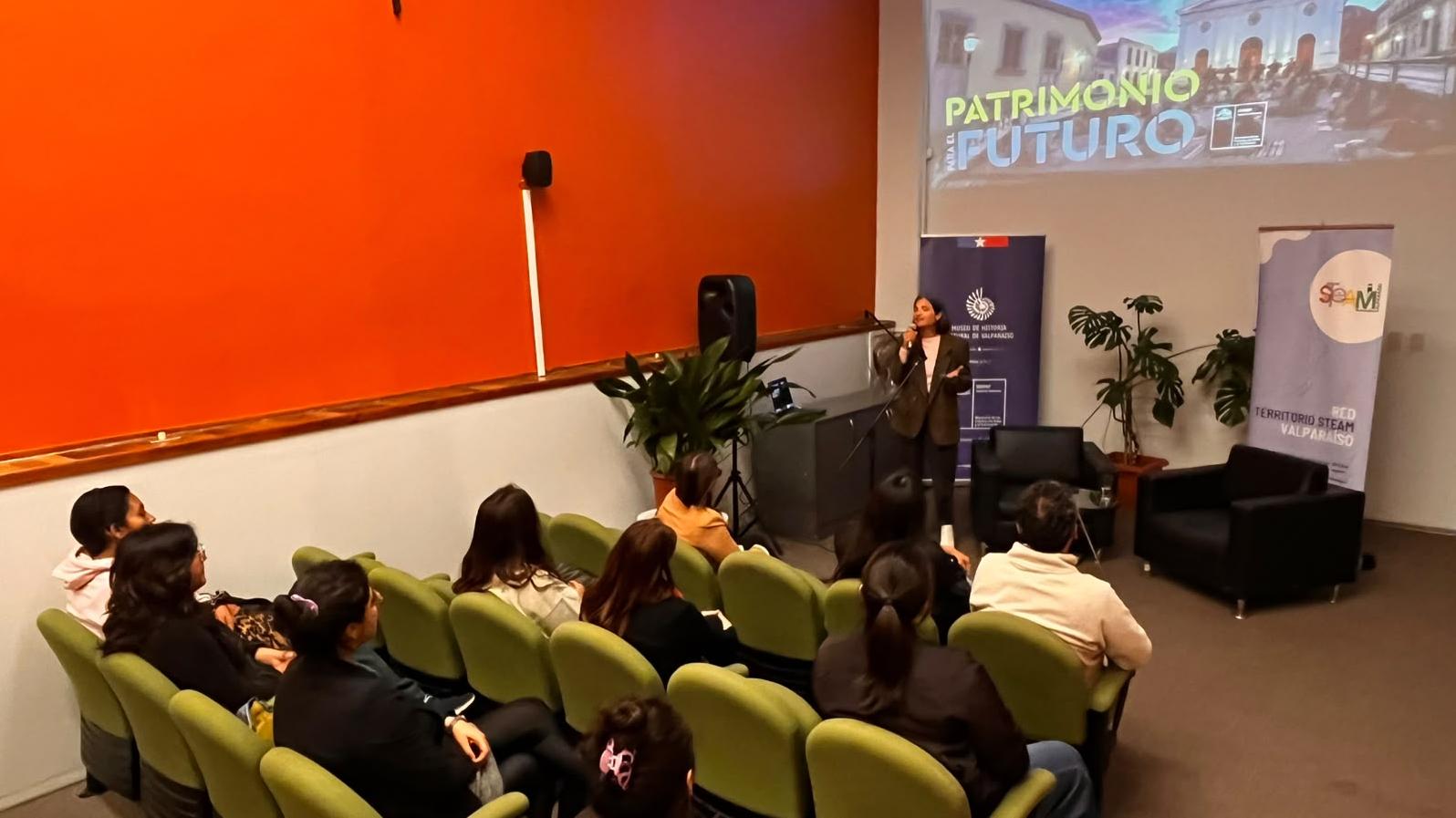charla seremi culturas