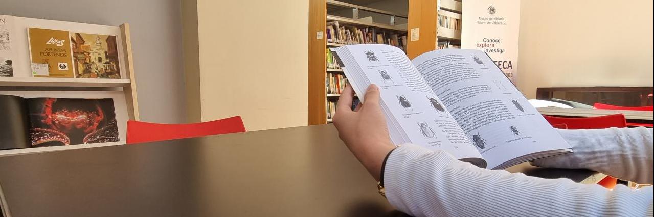 conmemora el Mes del Libro y la Lectura con foco en divulgación científica y patrimonio editorial