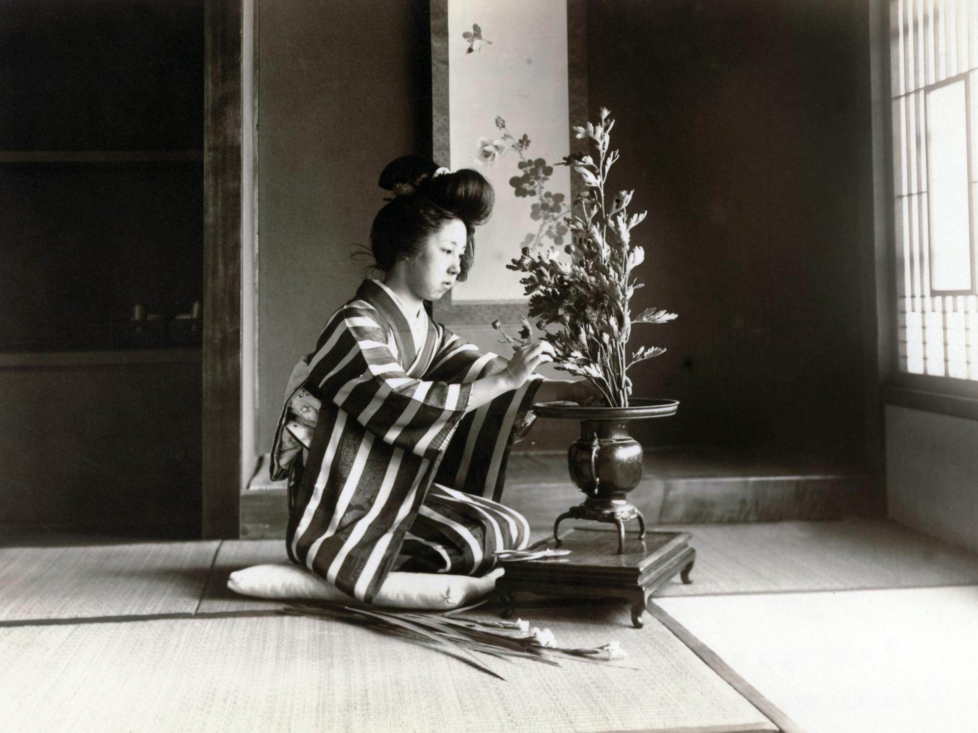 arte del "Ikebana", una antigua tradición japonesa que recrea, a través de flores, plantas y elementos de naturaleza vegetal