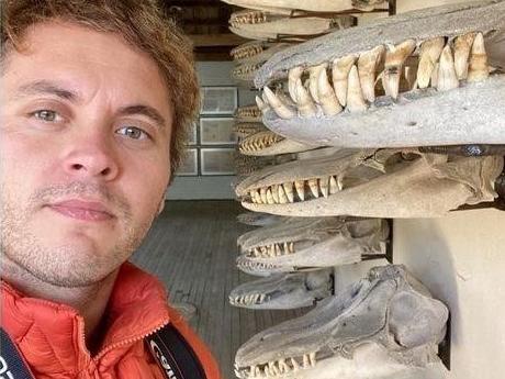 Esteban Arasi, Licenciado en Geografía