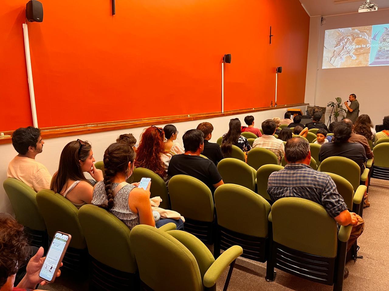 charla “Origen y evolución de los mamíferos”