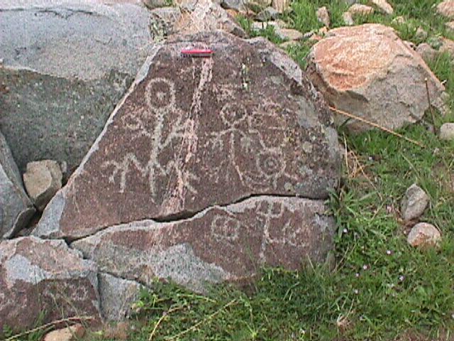 Petroglifo cajón del valle de Chalinga