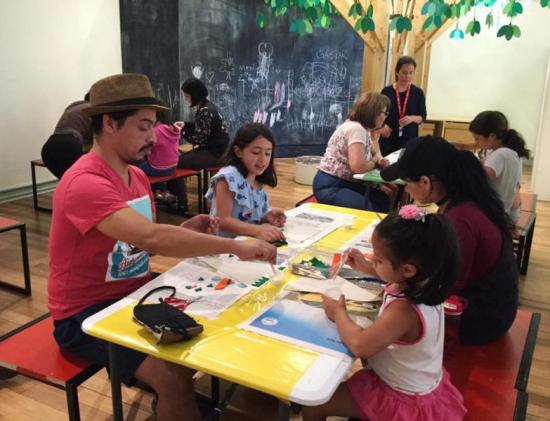 Taller creativo Cuentos en banderín, sala educativa MHNV