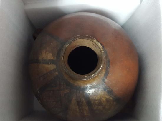 Aríbalo Inca Local, período tardío (1450-1536 d.C.) Colección arqueológica MHNV.