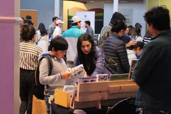 Primera feria del libro científico MHNV