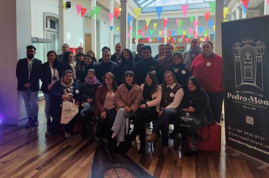 Locatarios de Valparaíso participan del programa Recupera Tu Barrio