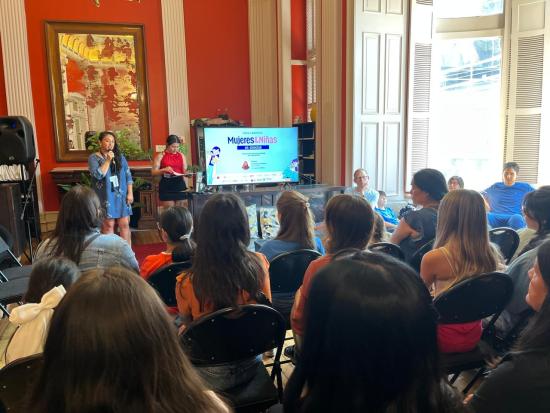 mujeres y niñas en la ciencia evento