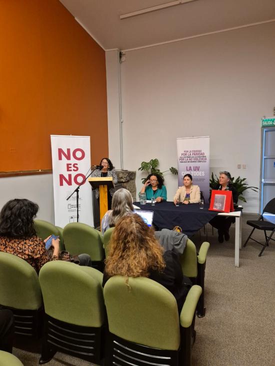 mujeres en movimiento