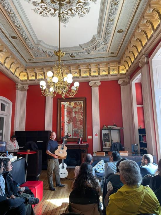 Escuela de Luthería y Maderas de Valparaíso