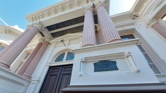 Fachada Museo de Historia Natural de Valparaíso