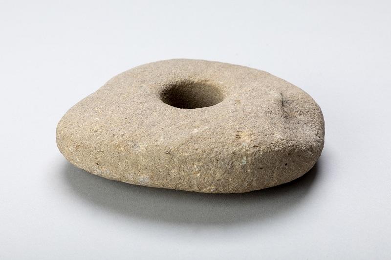 MHNV 1076 piedra horadada encontrada en Placilla