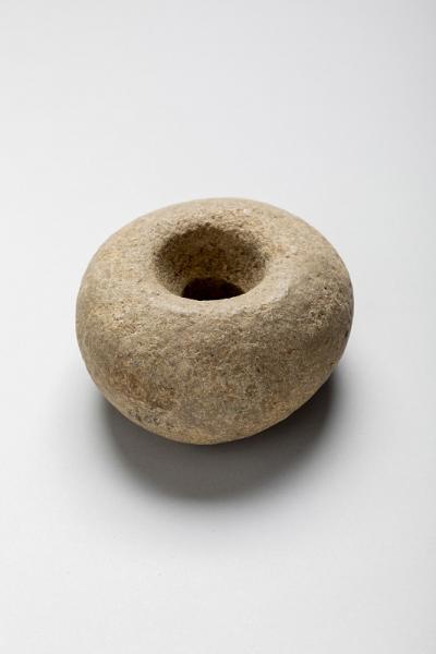 MHNV 1077-3 piedra horadada