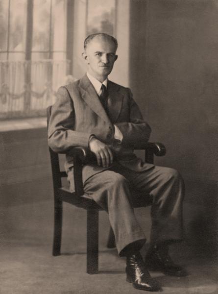 Retrato de estudio de José Carpeneto (1954)