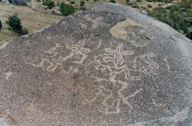 Petroglifo cajón del valle de Chalinga Petroglifo cajón del valle de Chalinga
