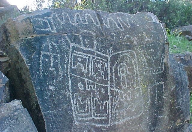 Petroglifo en cajón del valle de Chalinga Petroglifo en cajón del valle de Chalinga